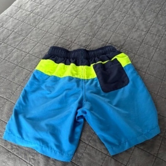 Boys Size L 12-14 Swim Trunks Cat & Jack, Speedo, lot of 3 in good condition - Picture 3 of 10